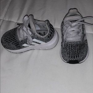 Toddler adidas sneakers like new!